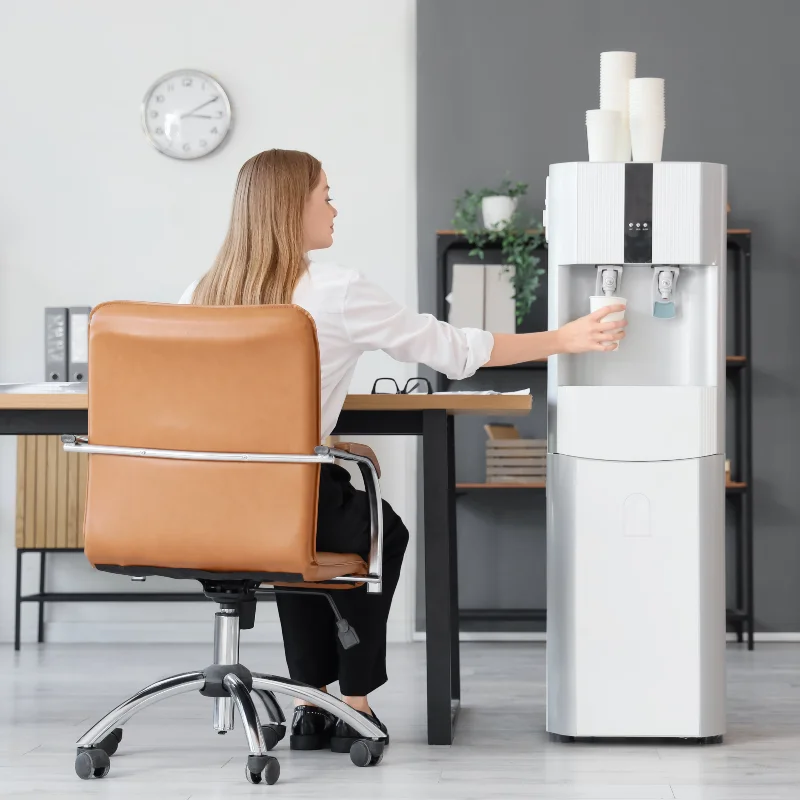 Agua pura ilimitada en la oficina y en casa